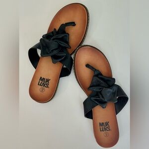 Muk Luks Sandals Sz 9